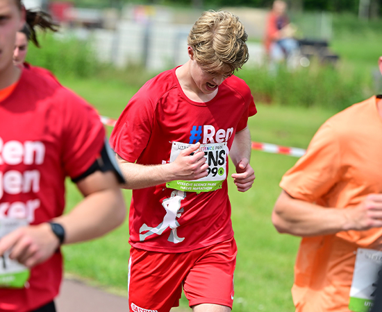 Jens Louwenaar's ontroerende marathonreis op de schoenen van zijn vader: ‘’Een afsluiting van een moeilijke periode´´